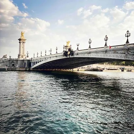 Peniche De Charme Au Pont Alexandre Iii Paris