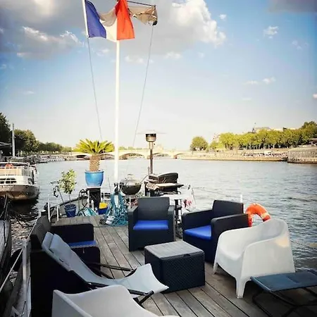 Peniche De Charme Au Pont Alexandre Iii Paris