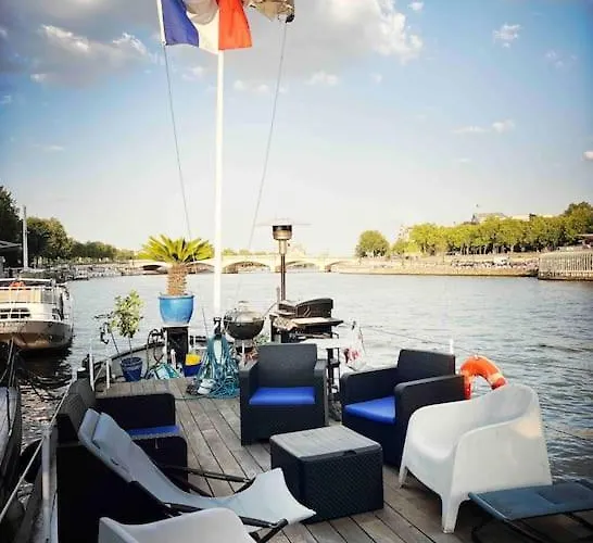 Peniche De Charme Au Pont Alexandre Iii Paris