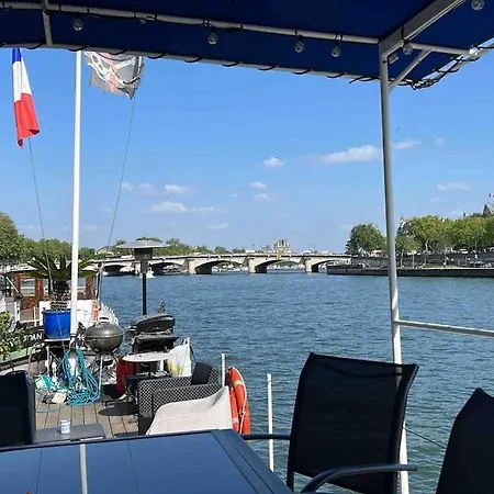 Botel Peniche De Charme Au Pont Alexandre Iii